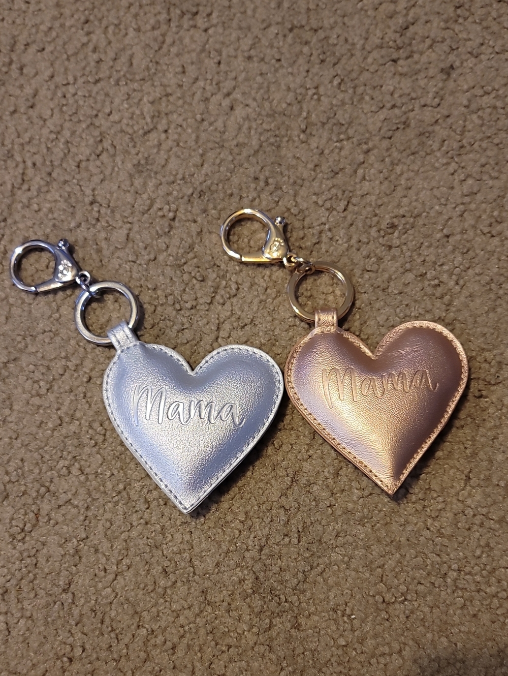 Itzy Ritzy Heart 'Mama' Keychain - Silver & Gold